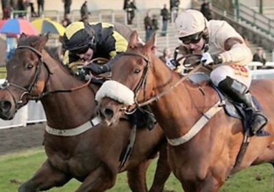 JAYTRACK PARKHOMES Wins Bumper for Colin Tizzard