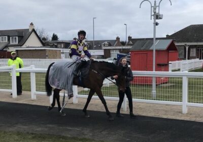 THE DELRAY MUNKY Wins Class 2 At Haydock