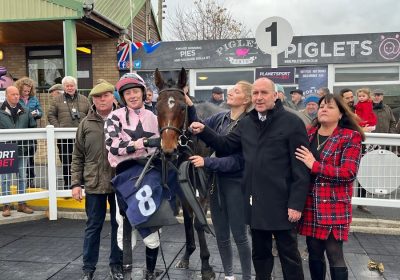 YORGUNNABELUCKY WINNER AT HEREFORD